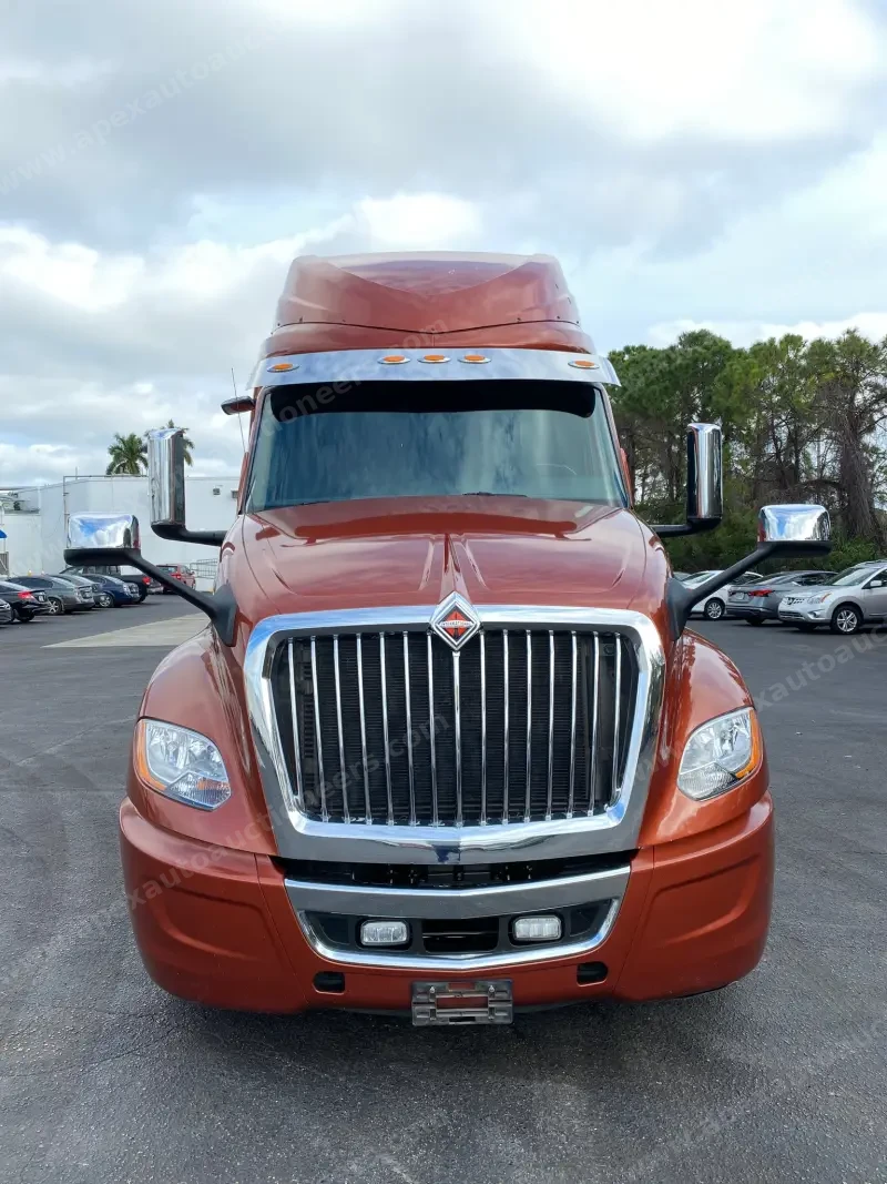 2018 International LT photo 39