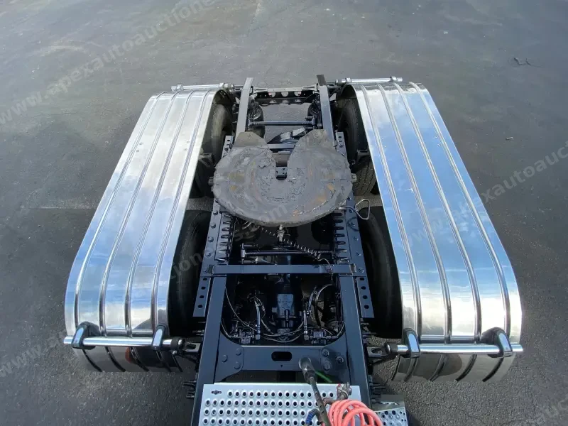 2018 International LT photo 9