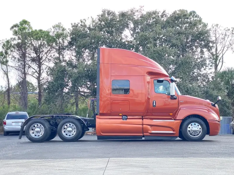 2018 International LT photo 5