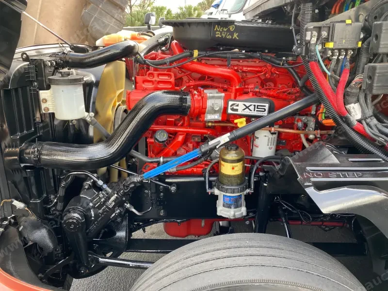2018 International LT photo 42