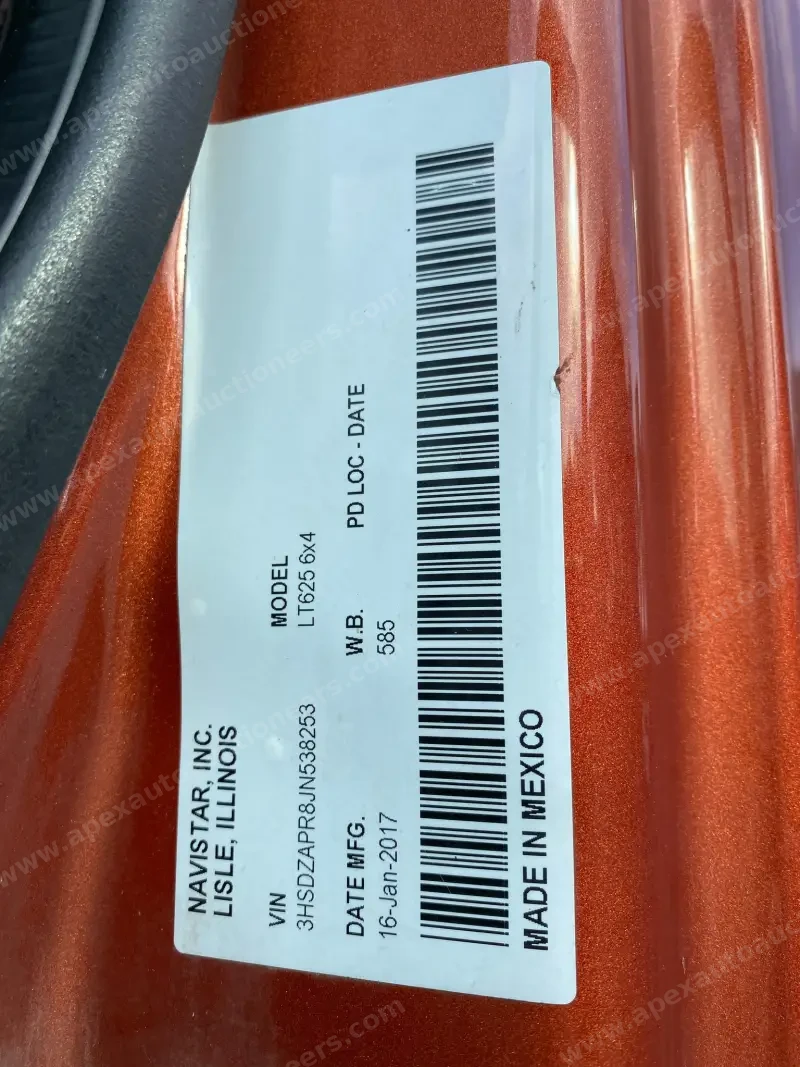 2018 International LT photo 4