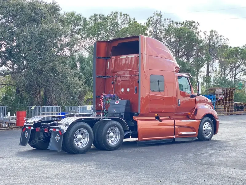 2018 International LT photo 6