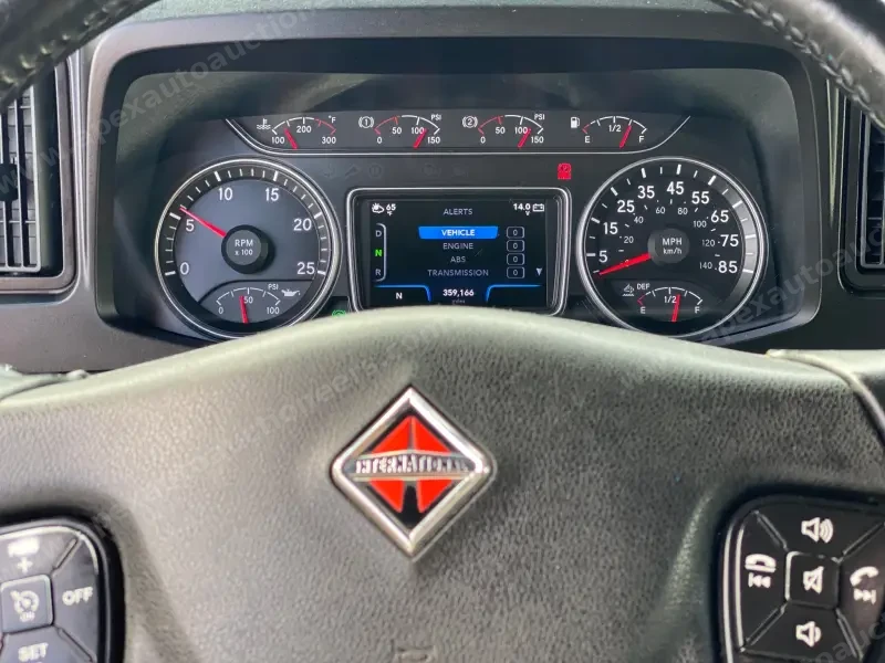 2018 International LT photo 43