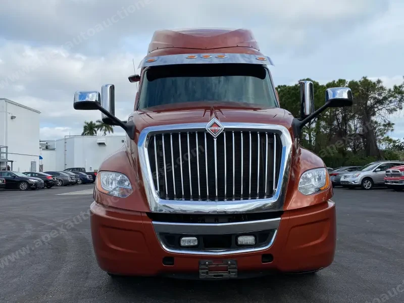 2018 International LT photo 12
