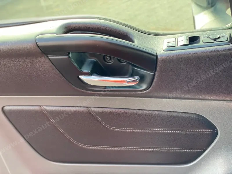 2018 International LT photo 29