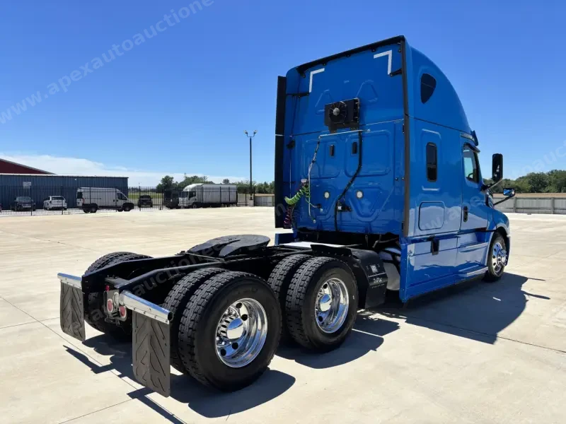 2020 Freightliner Cascadia 126 photo 23