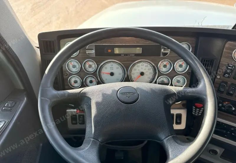 2013 Freightliner Coronado Dump Truck photo 40