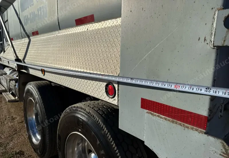 2013 Freightliner Coronado Dump Truck photo 30