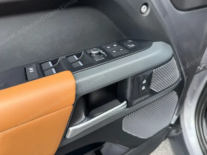 2021 Land Rover Defender 110 X Sport photo 15