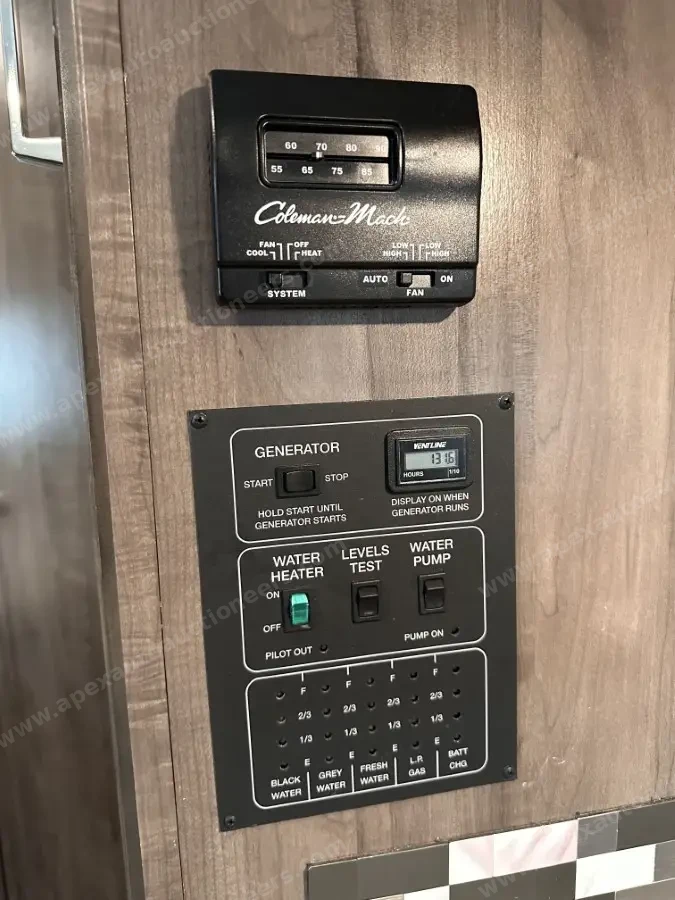 2018 Winnebago Spirit 25B photo 17
