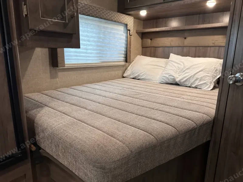 2018 Winnebago Spirit 25B photo 21