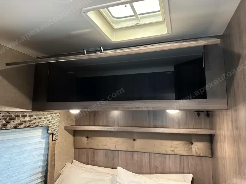 2018 Winnebago Spirit 25B photo 20