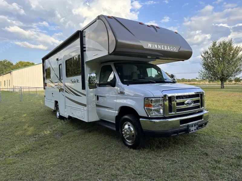 2018 Winnebago Spirit 25B photo 38