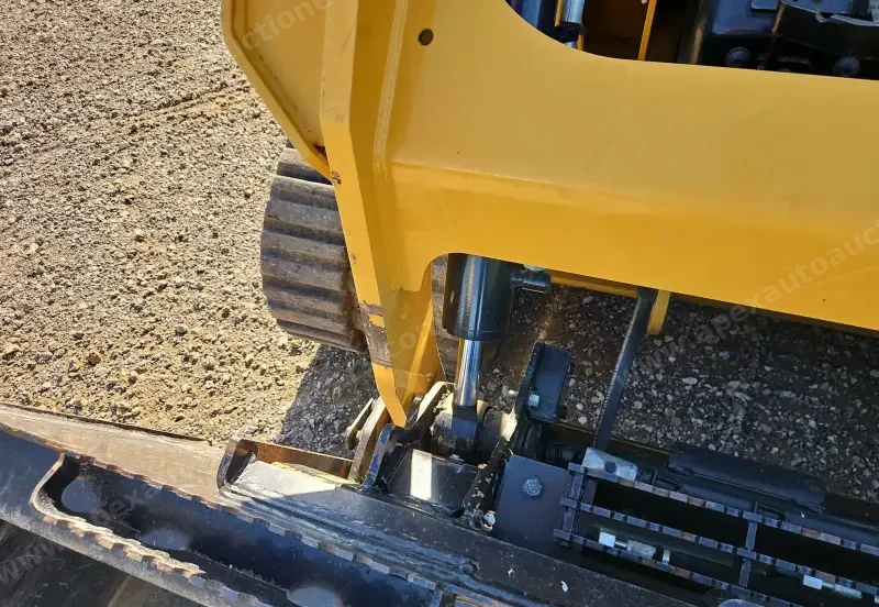 2019 Caterpillar 239D photo 17
