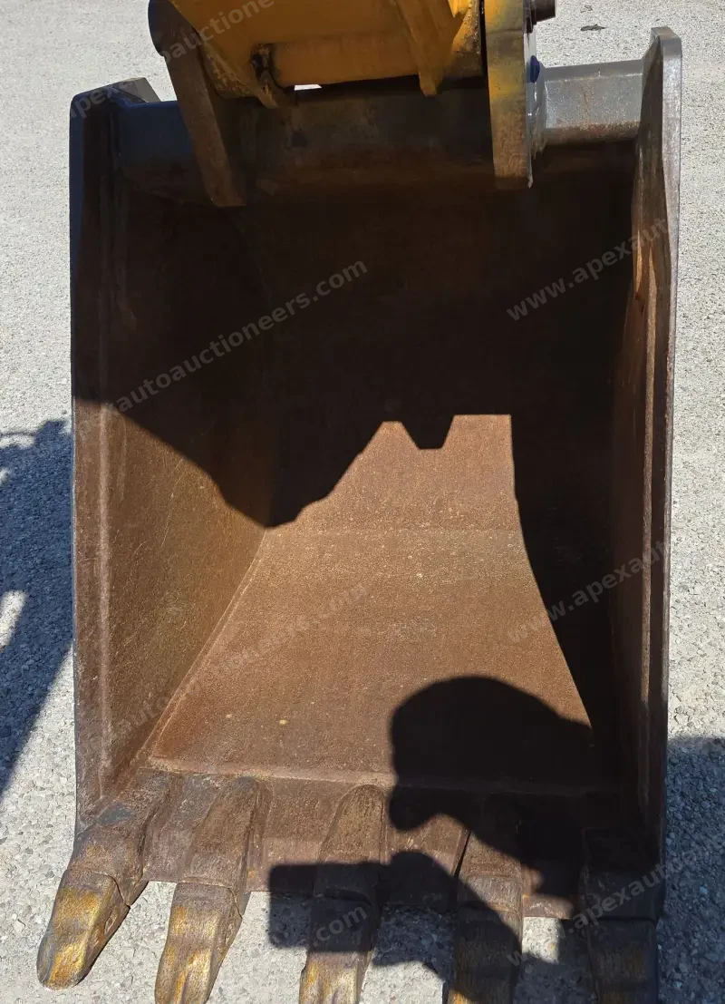 2016 Case 580 Super N photo 94