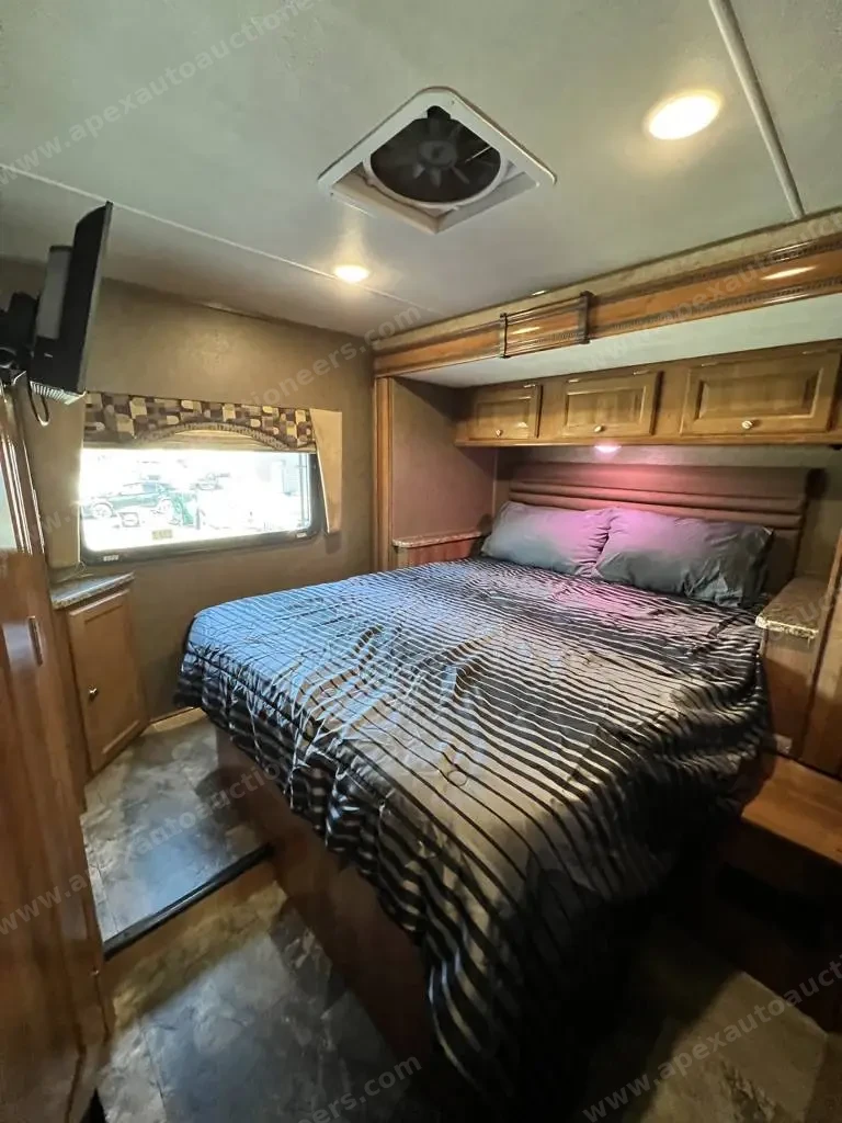 2019 Coachmen Leprechaun 260DS photo 10
