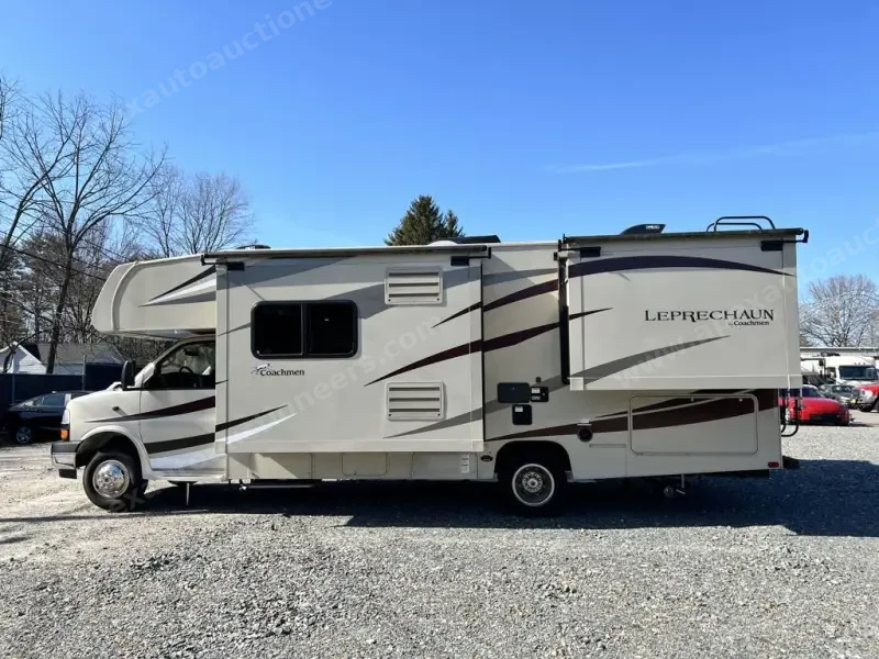 2019 Coachmen Leprechaun 260DS photo 21