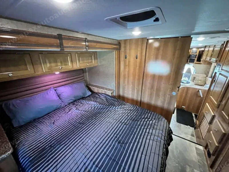 2019 Coachmen Leprechaun 260DS photo 8