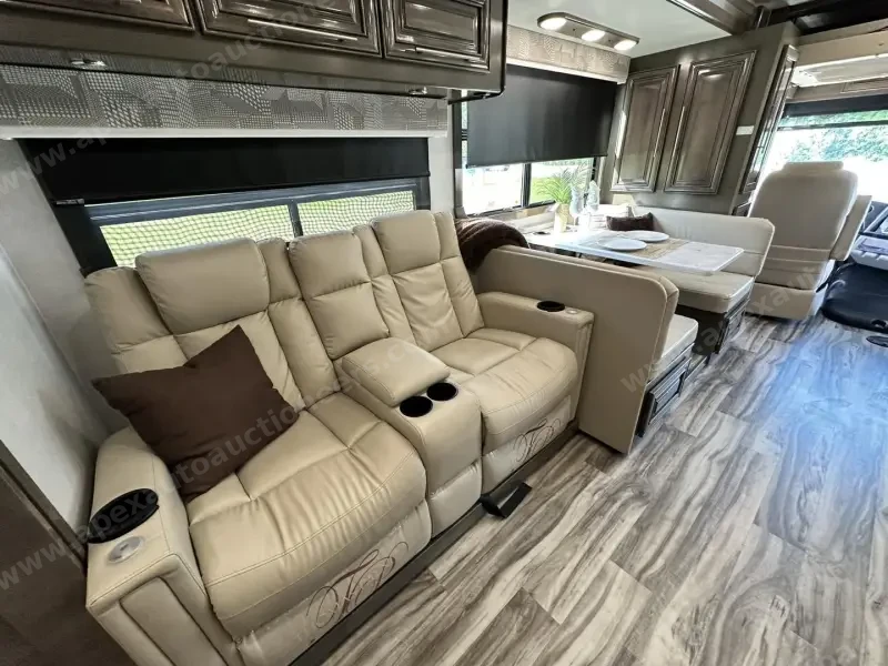 2021 Georgetown GT7 36k photo 24