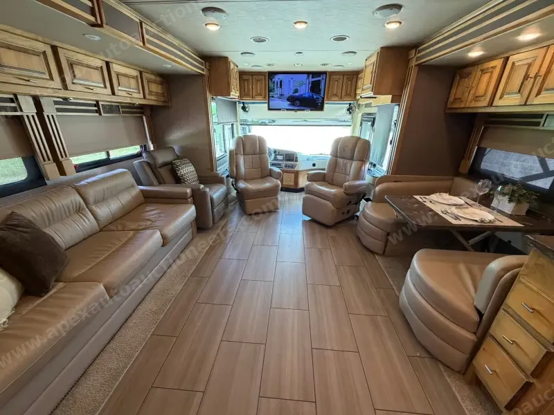 2018 Tiffin Allegro Red 33AA photo 8