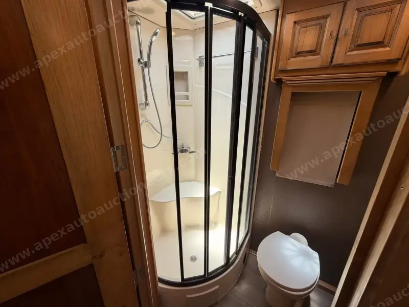 2018 Tiffin Allegro Red 33AA photo 10