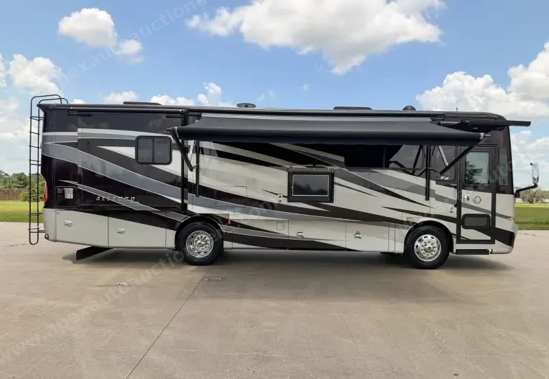 2018 Tiffin Allegro Red 33AA photo 5