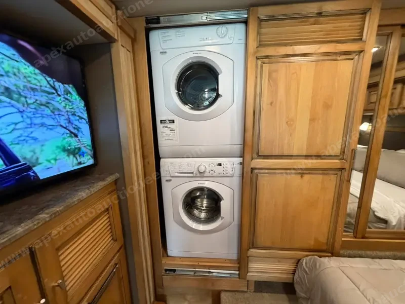 2018 Tiffin Allegro Red 33AA photo 6