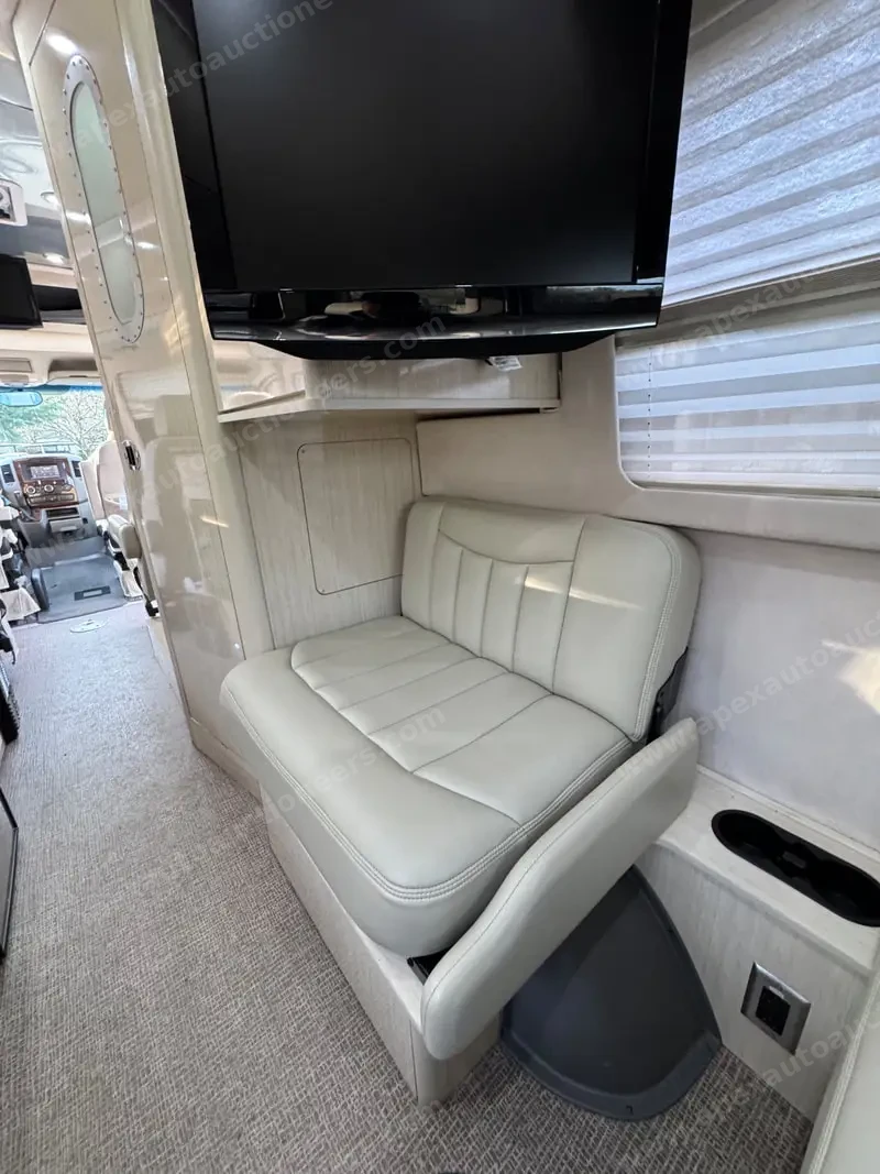 2011 Airstream Interstate 3500 Lounge photo 36