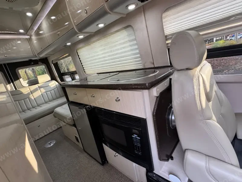 2011 Airstream Interstate 3500 Lounge photo 22