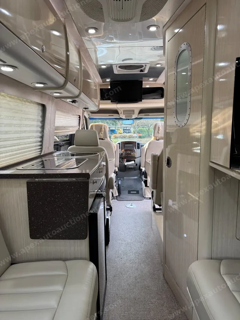 2011 Airstream Interstate 3500 Lounge photo 9