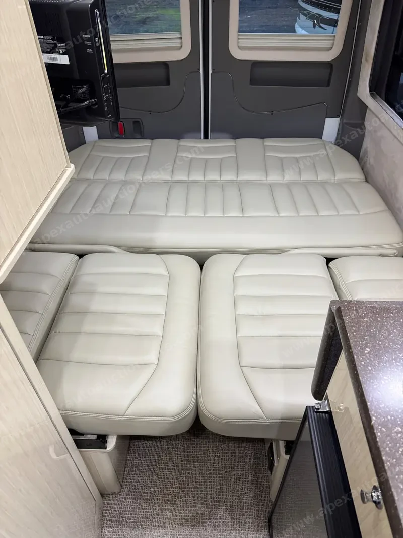 2011 Airstream Interstate 3500 Lounge photo 45