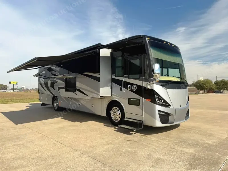 2020 Tiffin Phaeton 37BH photo 1