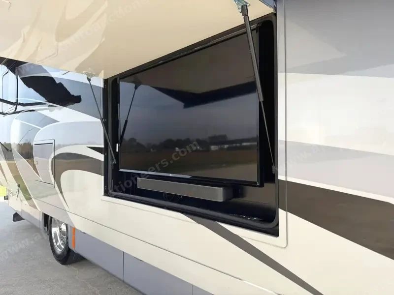 2020 Tiffin Phaeton 37BH photo 35