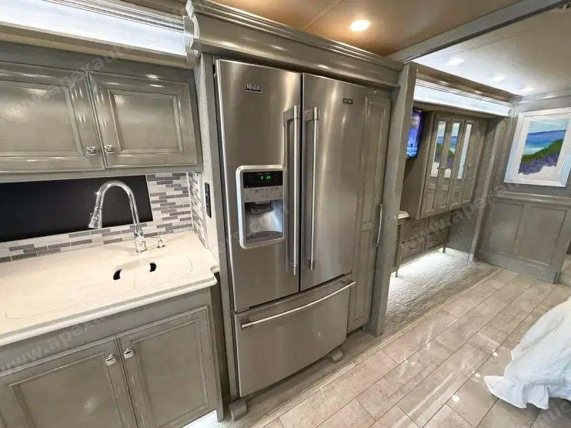 2020 Tiffin Phaeton 37BH photo 18