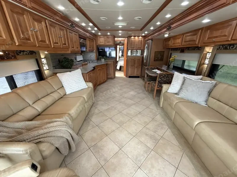 2011 Tiffin Phaeton 40QTH photo 19