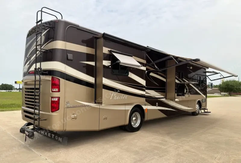 2011 Tiffin Phaeton 40QTH photo 4