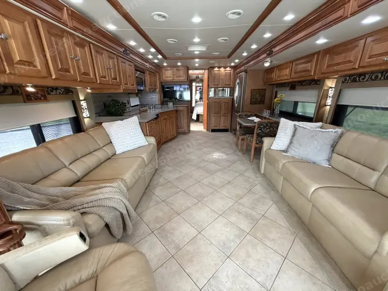 2011 Tiffin Phaeton 40QTH photo 20