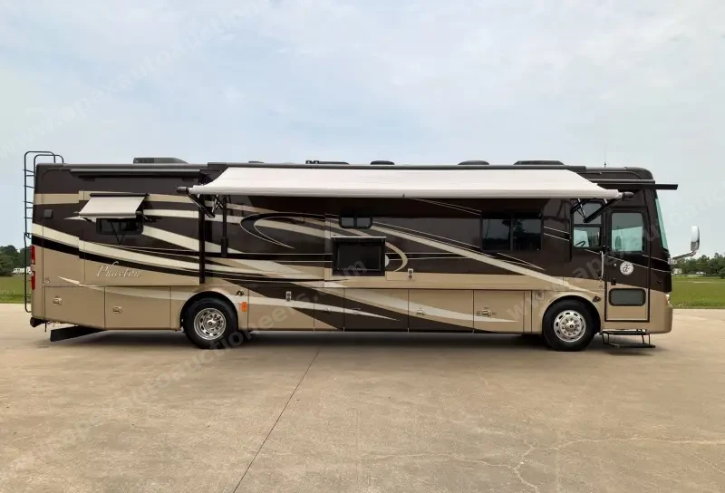 2011 Tiffin Phaeton 40QTH photo 26
