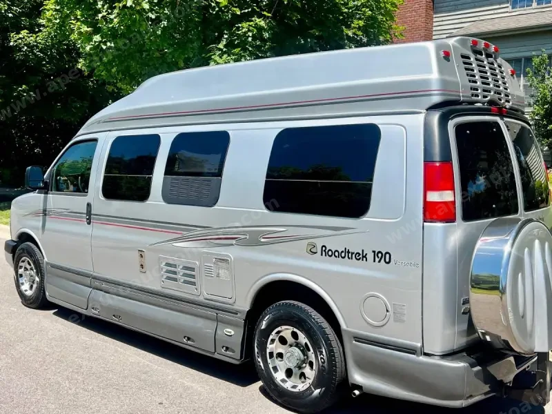 2011 Roadtrek Versatile 190 photo 7