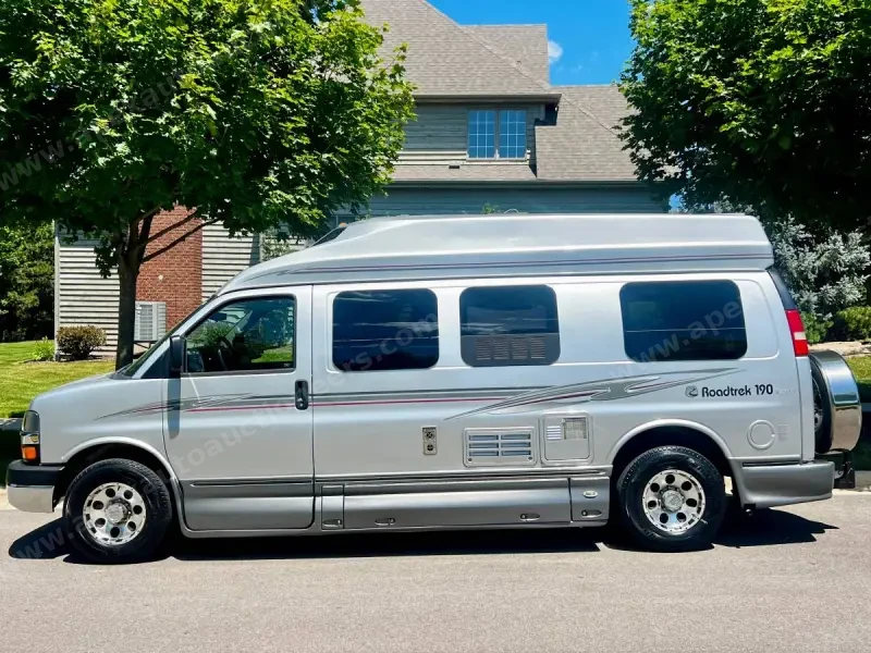 2011 Roadtrek Versatile 190 photo 2