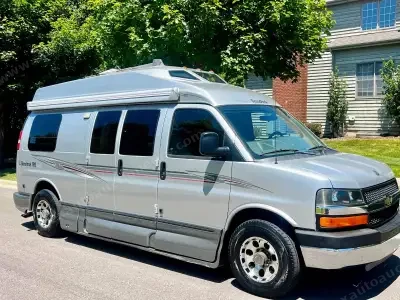2011 Roadtrek Versatile 190
