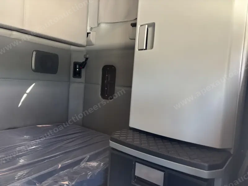 2021 Kenworth T680 photo 8