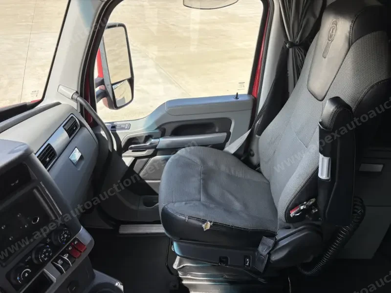 2021 Kenworth T680 photo 11