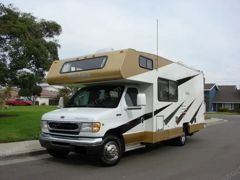 1999 Coachmen Catalina Sport photo 2
