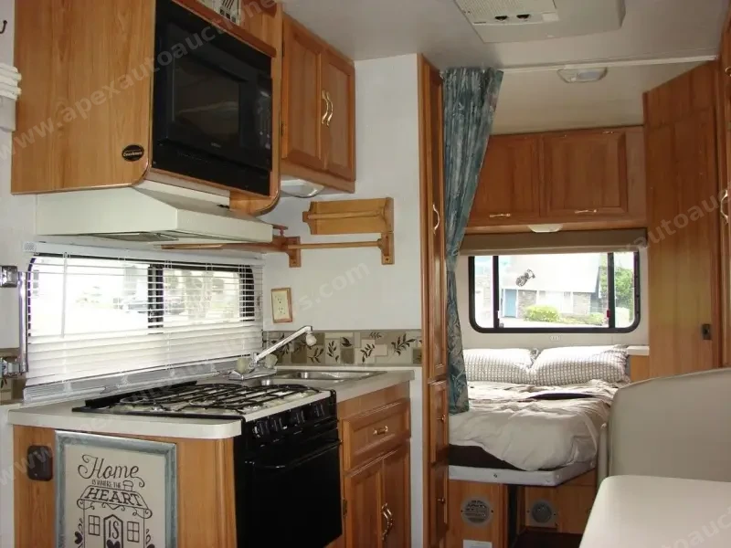 1999 Coachmen Catalina Sport photo 5