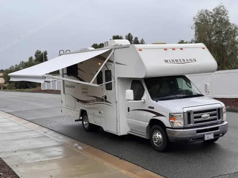 2015 Winnebago Minnie Winnie 22R photo 42