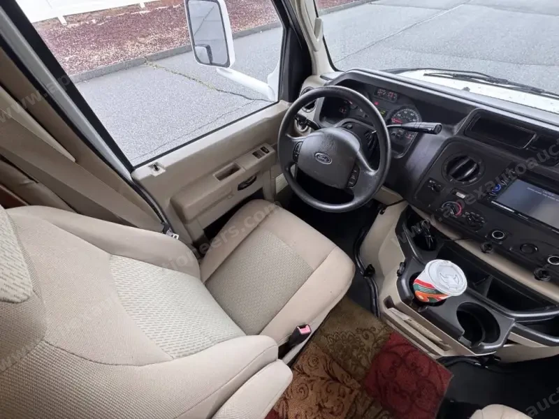 2015 Winnebago Minnie Winnie 22R photo 13