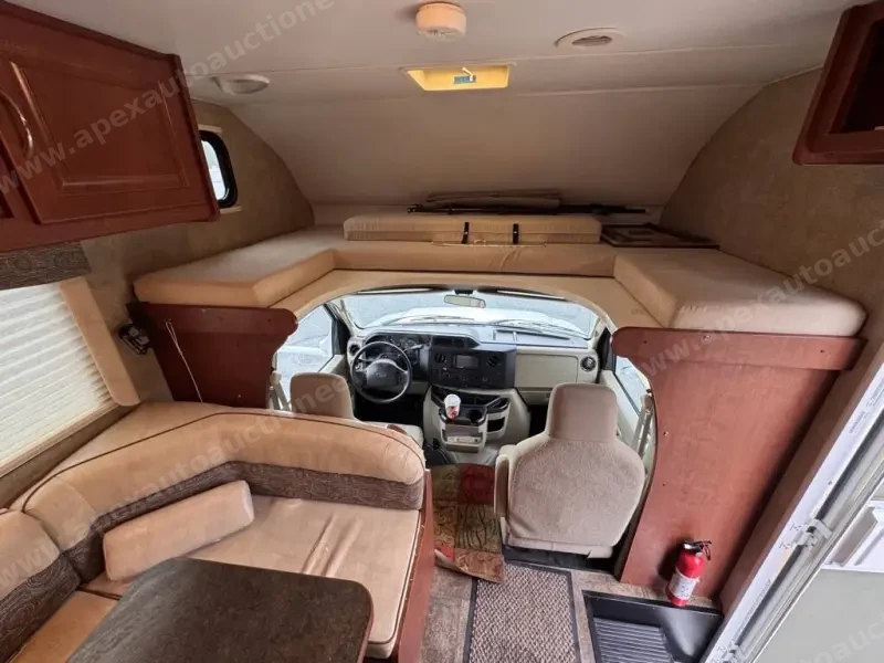 2015 Winnebago Minnie Winnie 22R photo 18