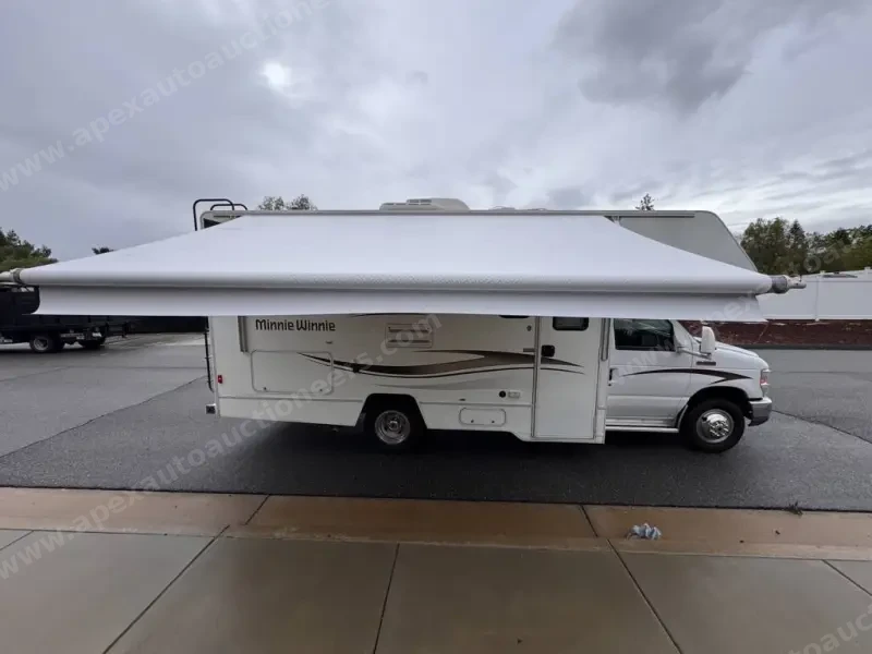 2015 Winnebago Minnie Winnie 22R photo 40