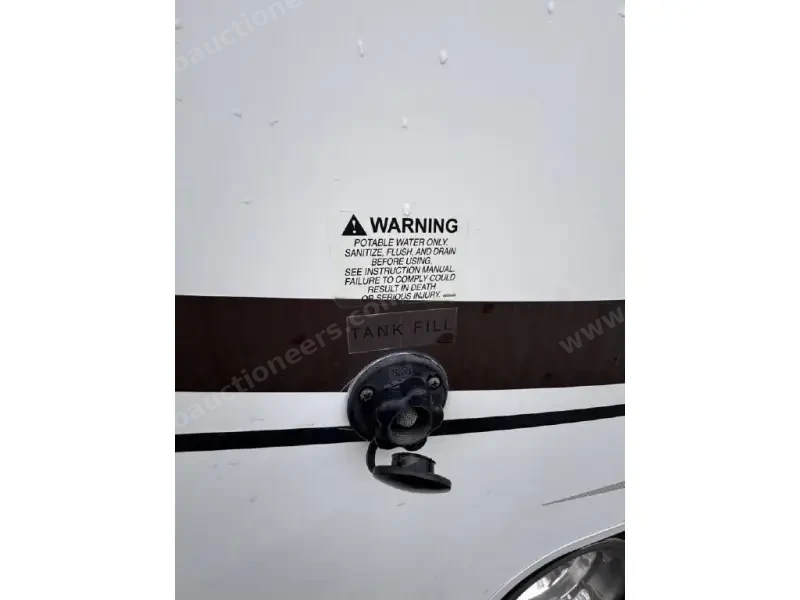 2015 Winnebago Minnie Winnie 22R photo 46